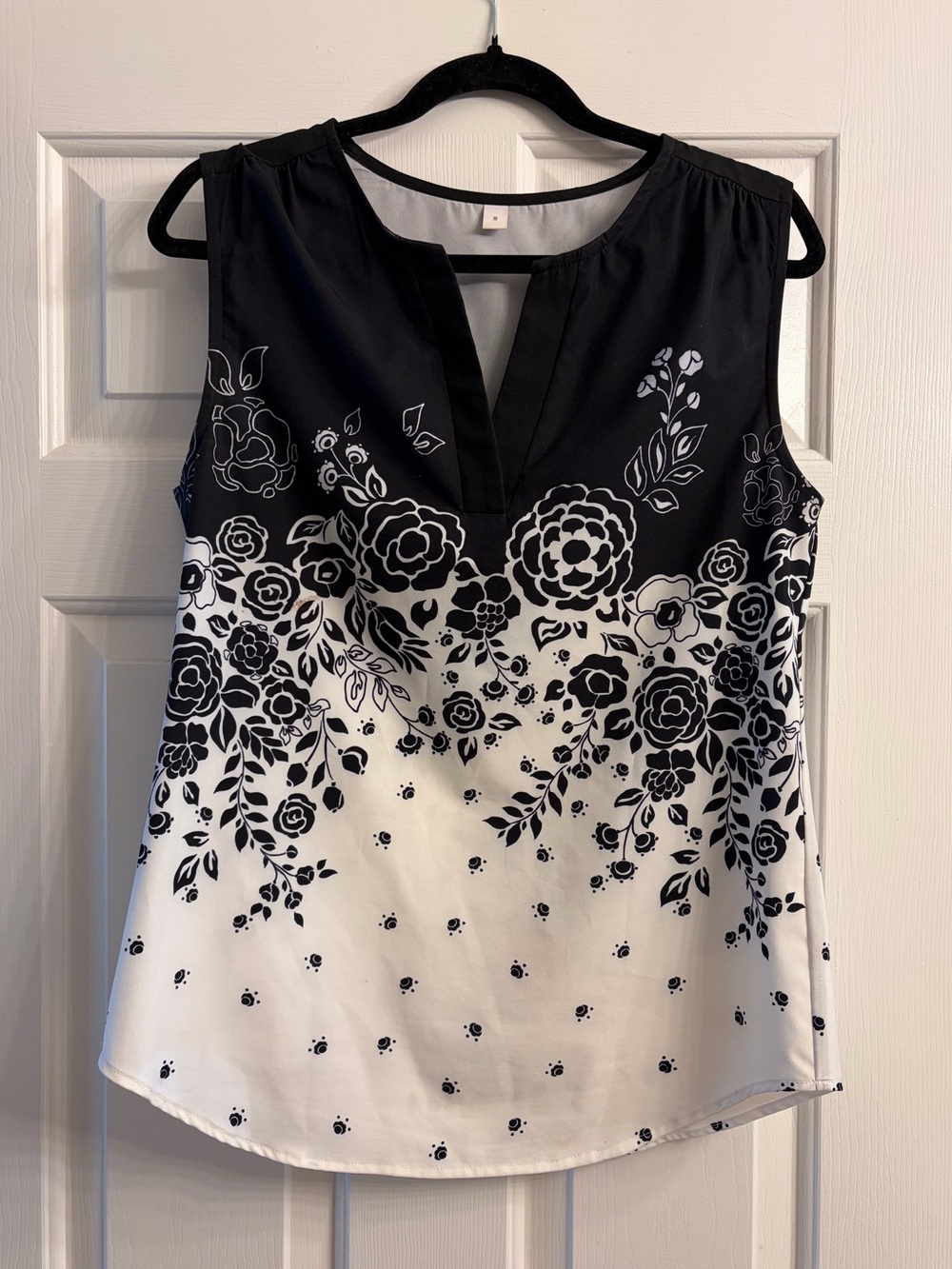 Sleeveless Black & White Floral V-Neck Top